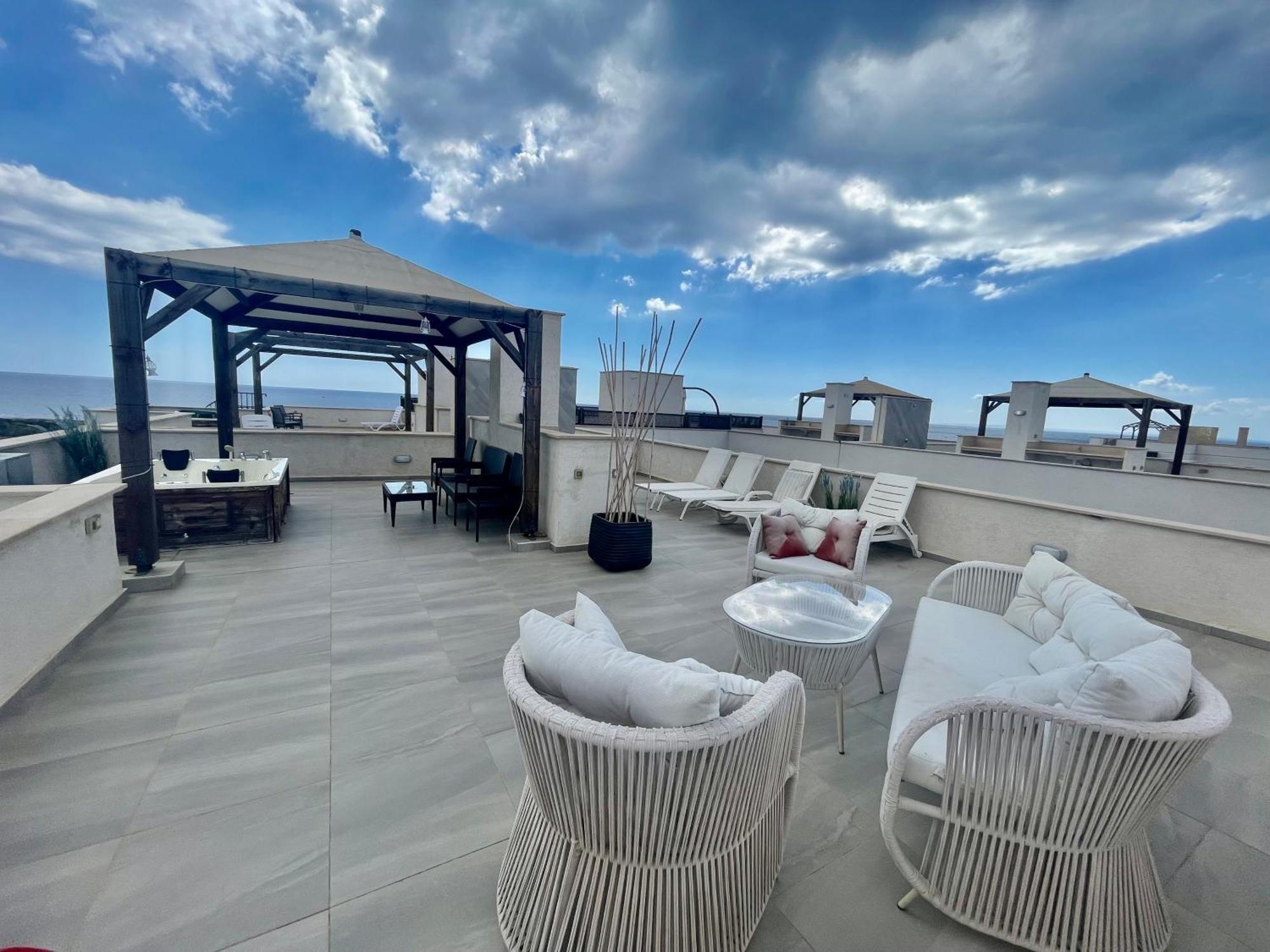 Relaxing Penthouse Suites By The Sea Vokolidha 外观 照片