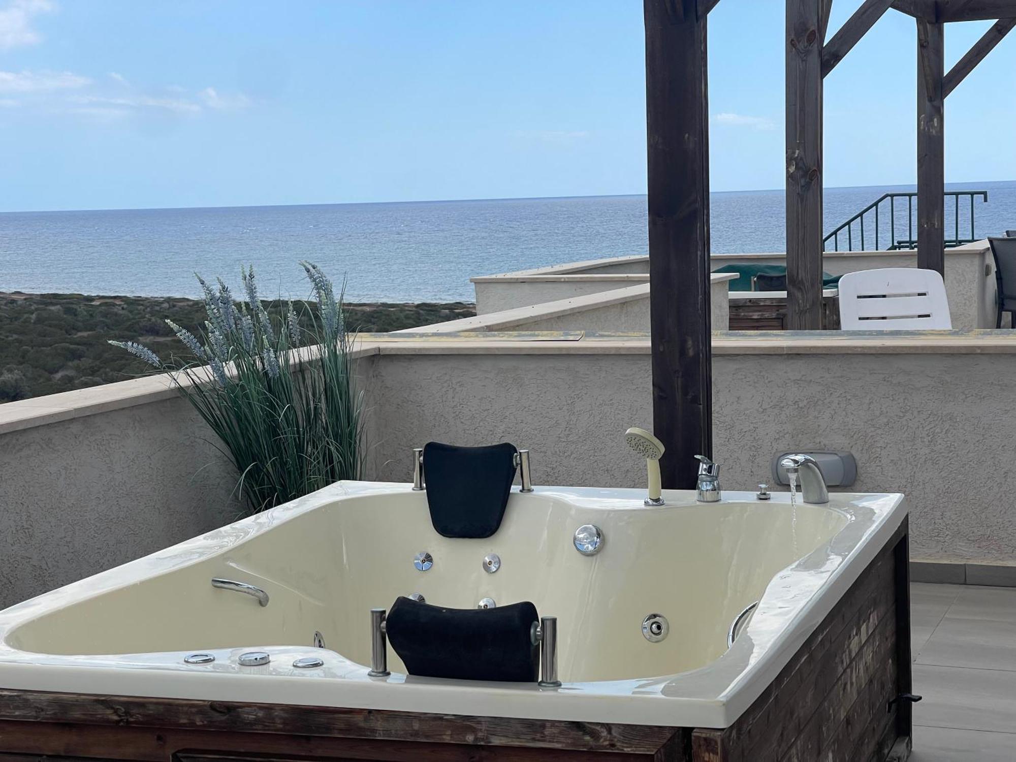 Relaxing Penthouse Suites By The Sea Vokolidha 外观 照片