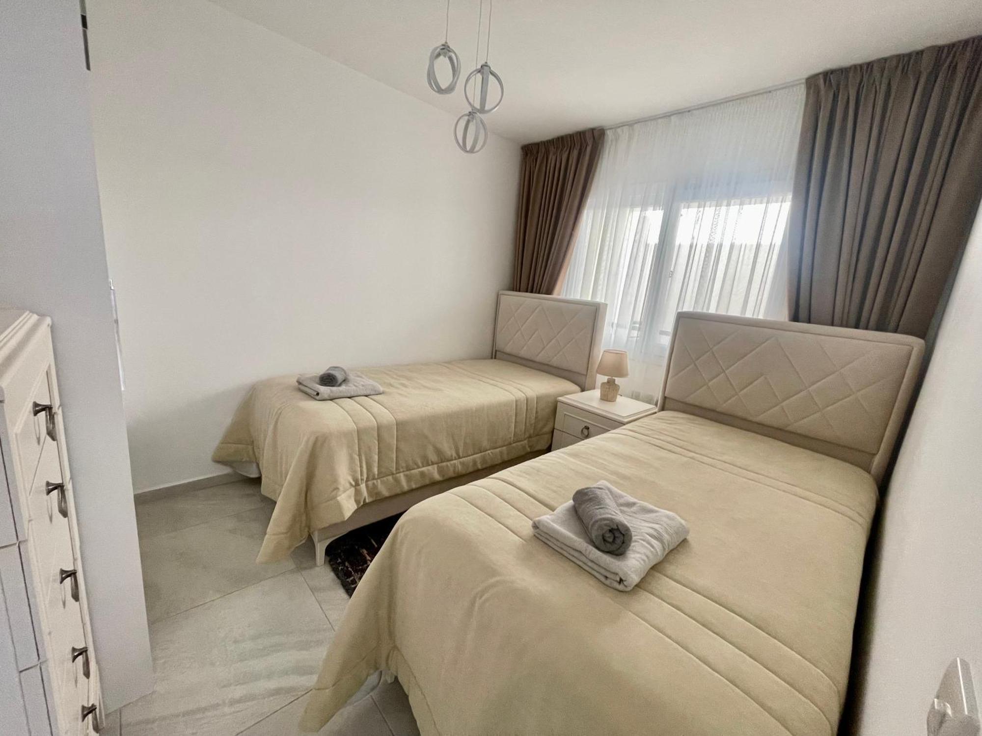 Relaxing Penthouse Suites By The Sea Vokolidha 外观 照片